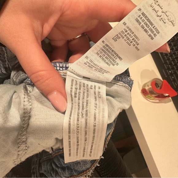 Abercrombie & Fitch High Rise Distressed Blue Jeans - Picture 7 of 7